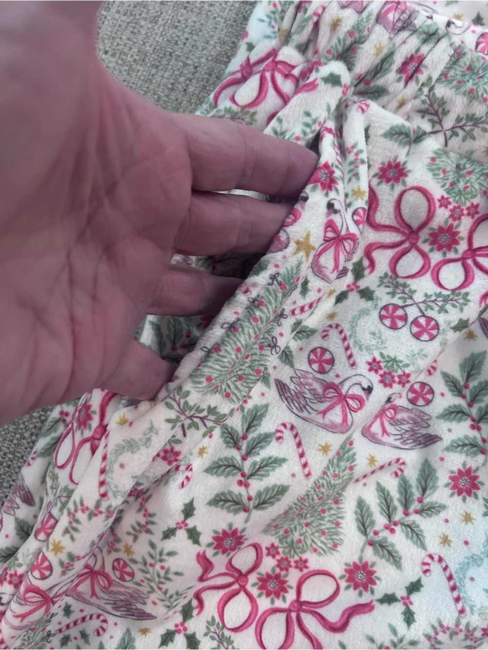 Envogue White Holiday Floral & Candy-Print Pajama Pant Pink Accents. Size L NWT - Picture 5 of 8